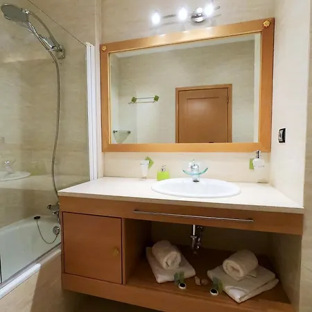 Algarve Vibes 2, Wifi, Pool, Ac ポルティマン